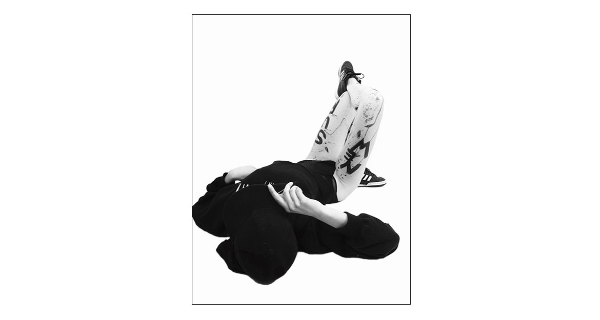 F/W 14/15 SURREAL LEGS